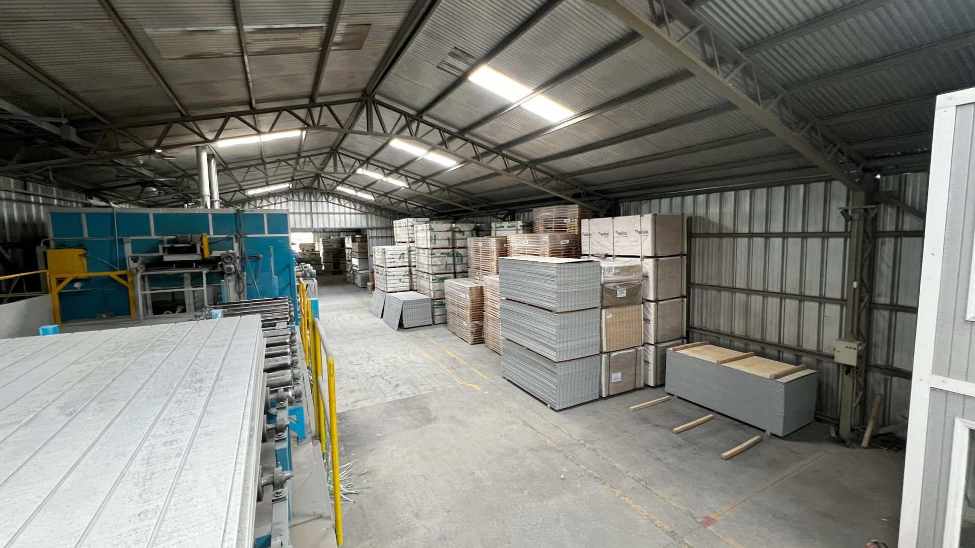 SERVICIO PLYWOOD AMC