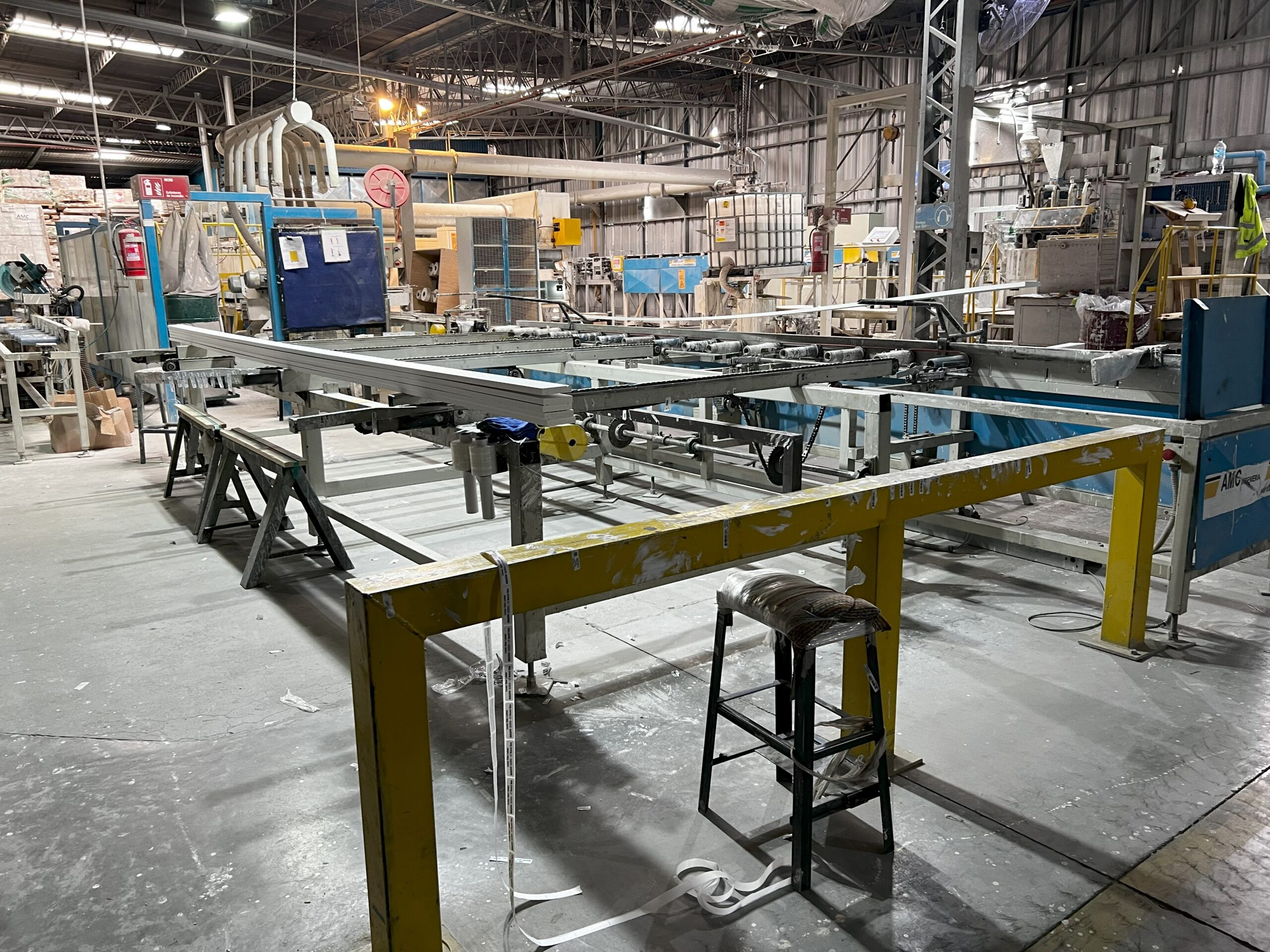 SERVICIO PINTADO MOLDURA AMC