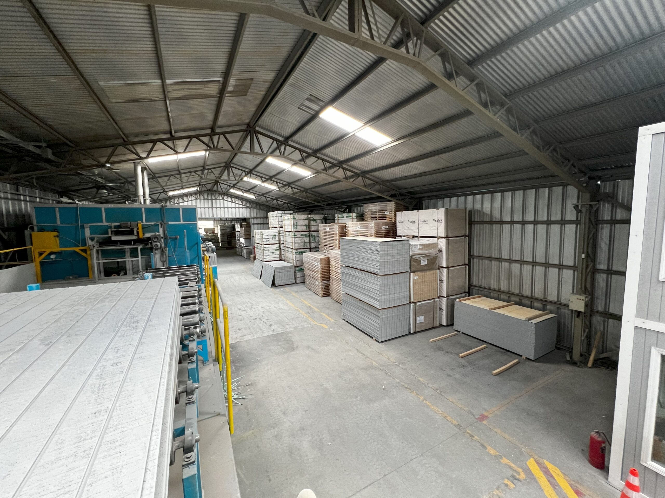 SERVICIO PLYWOOD AMC